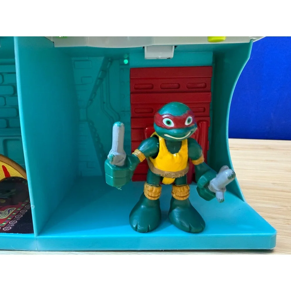 TMNT Half-Shell Heroes Chinatown Playset with Raphael and Dinosaur Figures